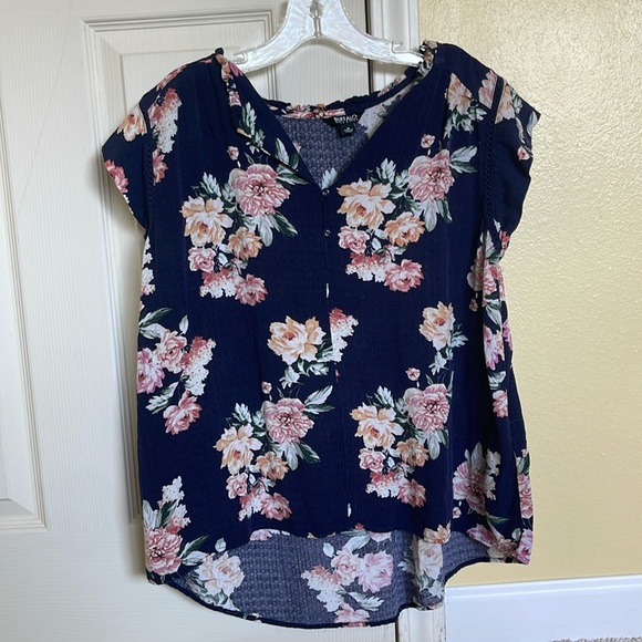 Buffalo David Bitton Tops - Floral blouse